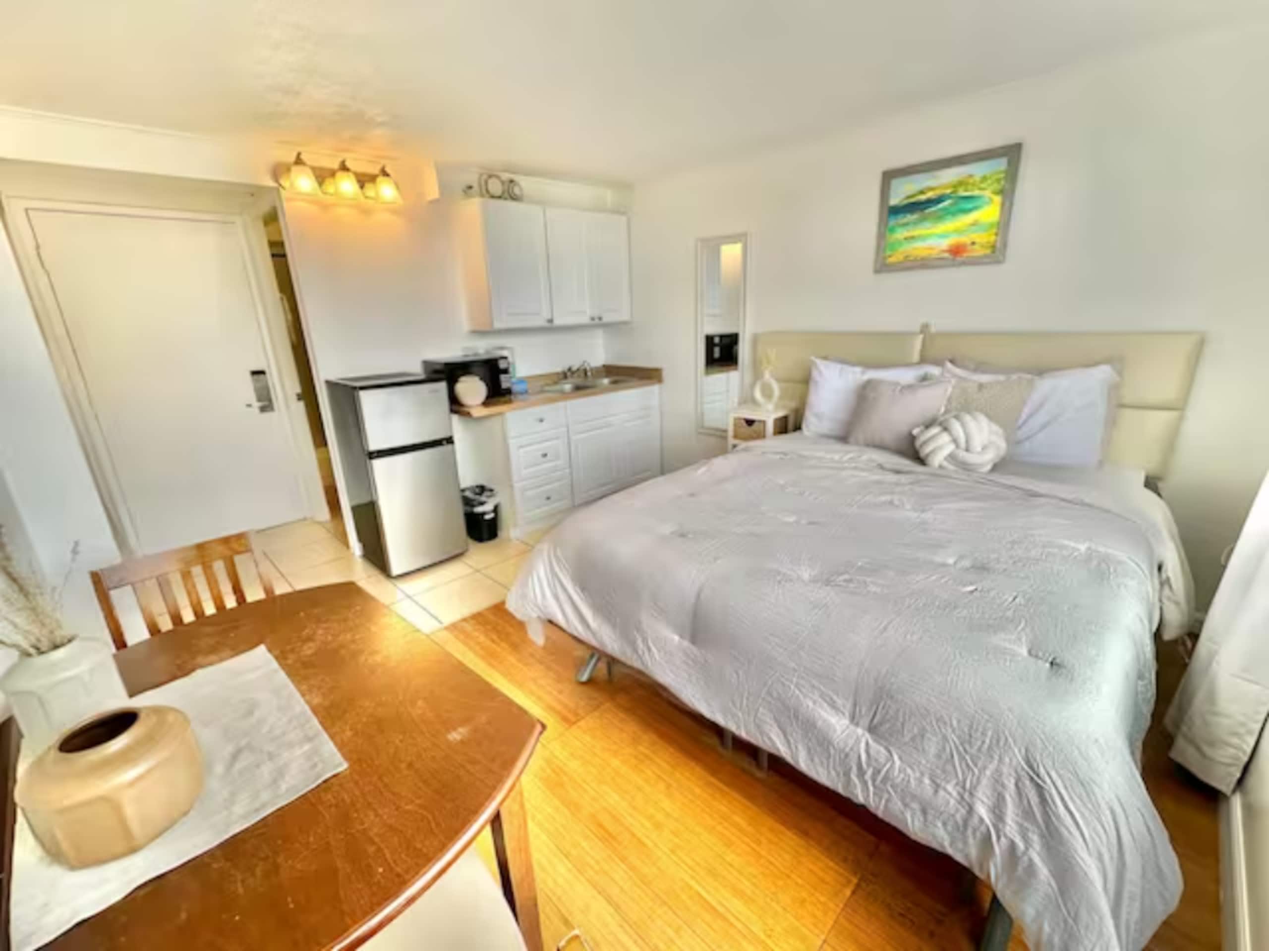 Condo in Honolulu · ★4.77 · 1 bedroom · 1 bed · 1 bath - Image 1