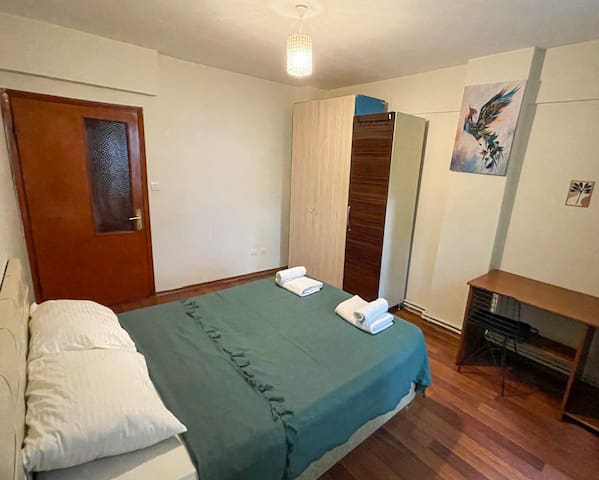 Green House with 6 bedrooms