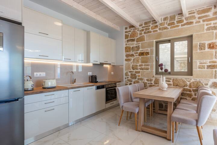 Villa Gardenia, pool, sea view, BBQ, luxury, quiet gallery image 3