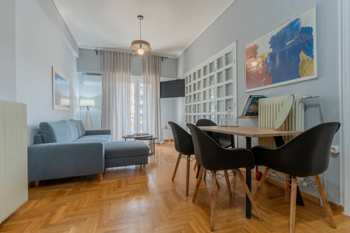 Athenian Retreat Opposite the Acropolis Museum gallery image 3