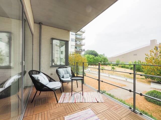 Tranquil Scandinavian Apartment: Relax & Explore! gallery image 4