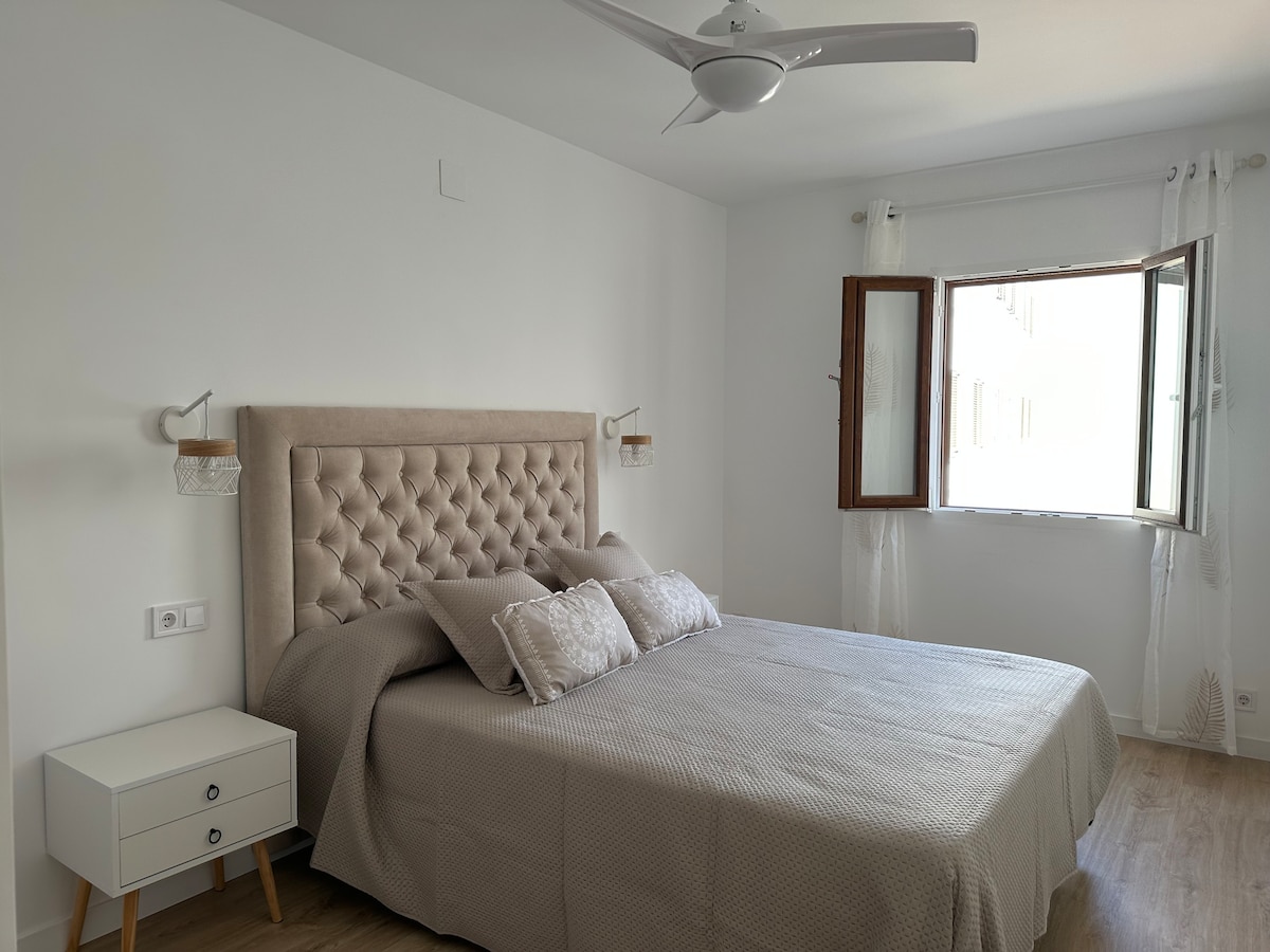 غرفة نوم بسرير 150 × 190