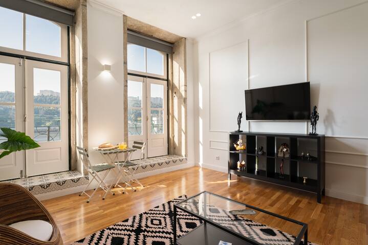 Luxury stay apart. overlooking the Douro river gallery image 2