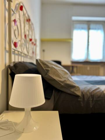 Porta Genova suite Modern House gallery image 3