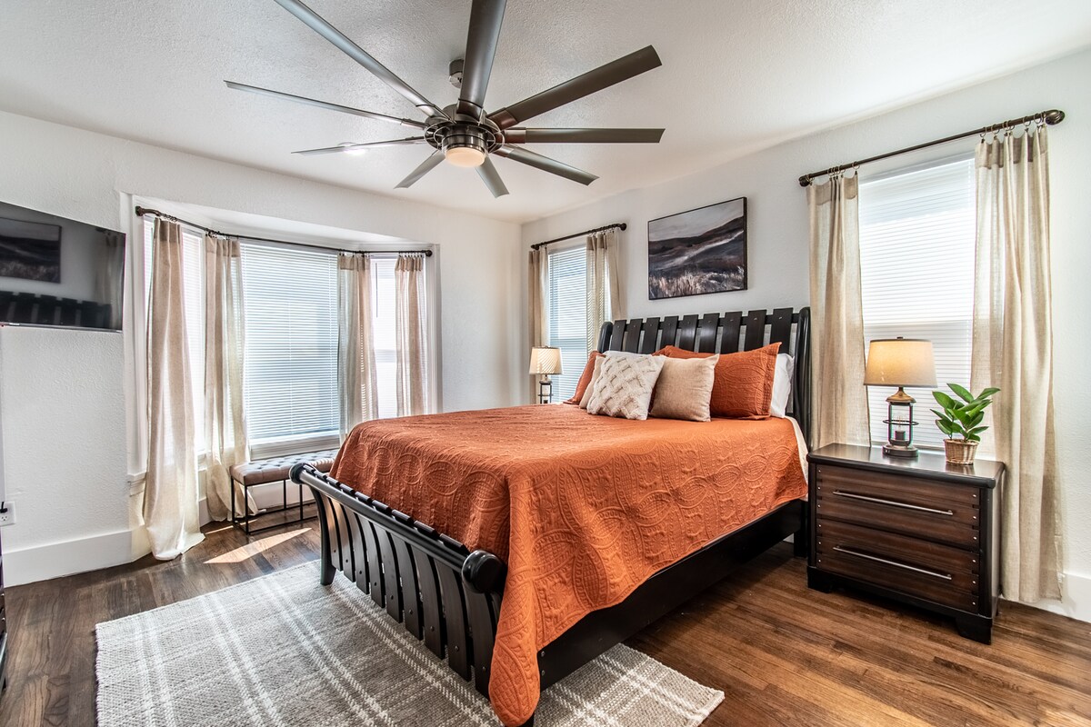 Kitanda aina ya Queen 