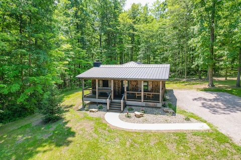 Romantic Modern Cabin for 2 | Hot Tub, Fire Pit