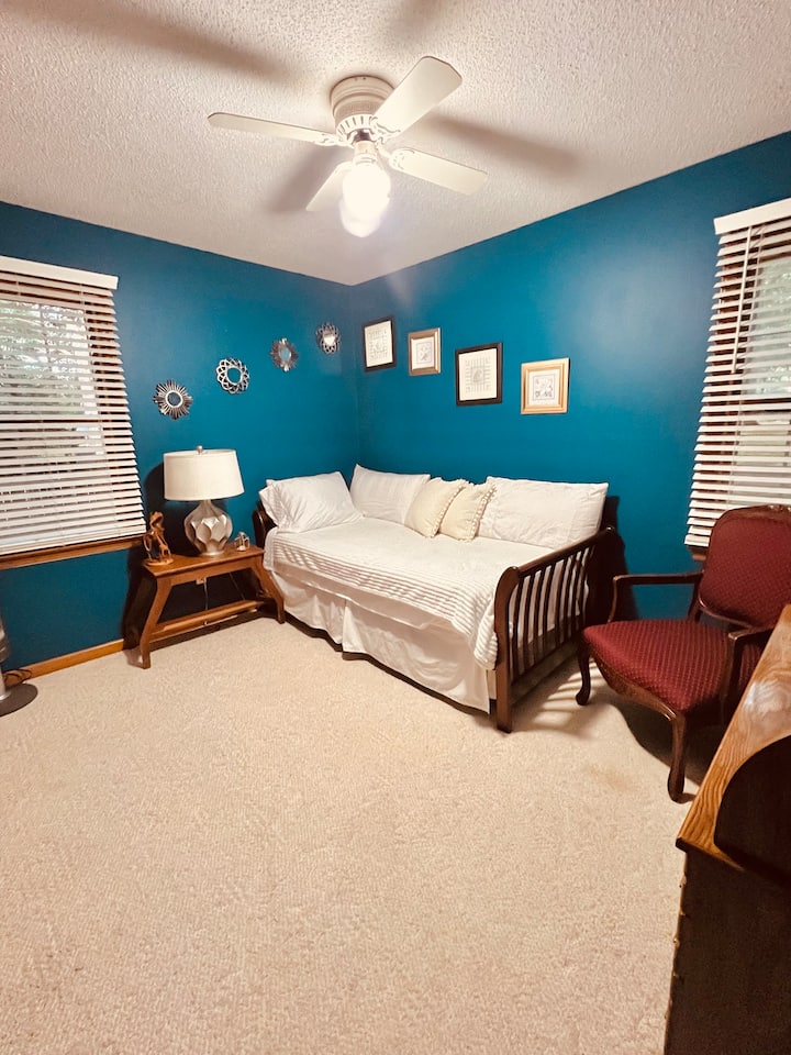 Peace in Las Afueras de Raleigh 2 Houses for Rent in Youngsville