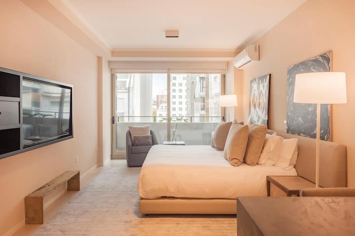 Luxury Apartment Decó Recoleta
ליהנות מסדרה בטלוויזיה חכמה 50 אינץ'