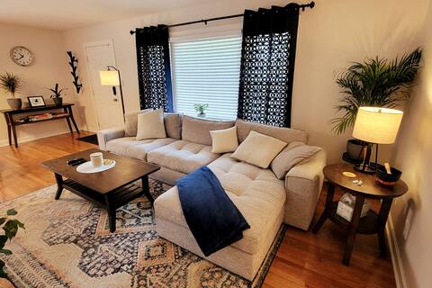Entire home: Private, Cozy Oasis in Quiet Locale