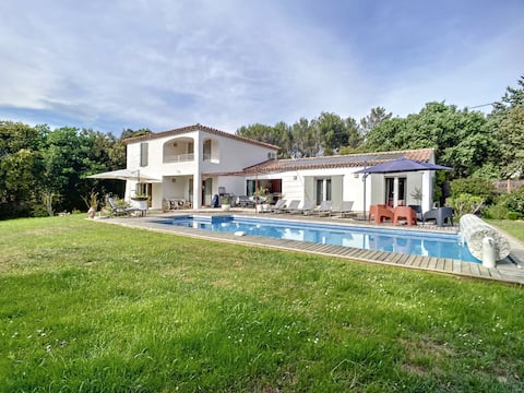 Les Garrigues: superb 200m2 air-conditioned house.