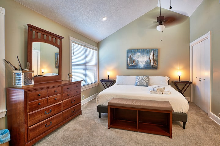 Ძირითადი საძინებელი, მატრასი, ორმაგი ჭერის ვენტილატორებით