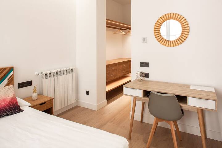 Chueca 12 Pax – 5 Bedrooms/ 5 Baths gallery image 4