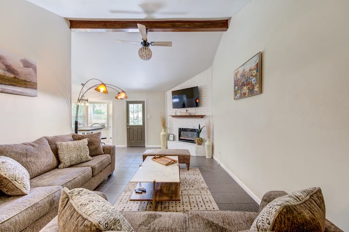 Charming 3br House • Hwy Access – New Caney - Grand Texas, New Caney