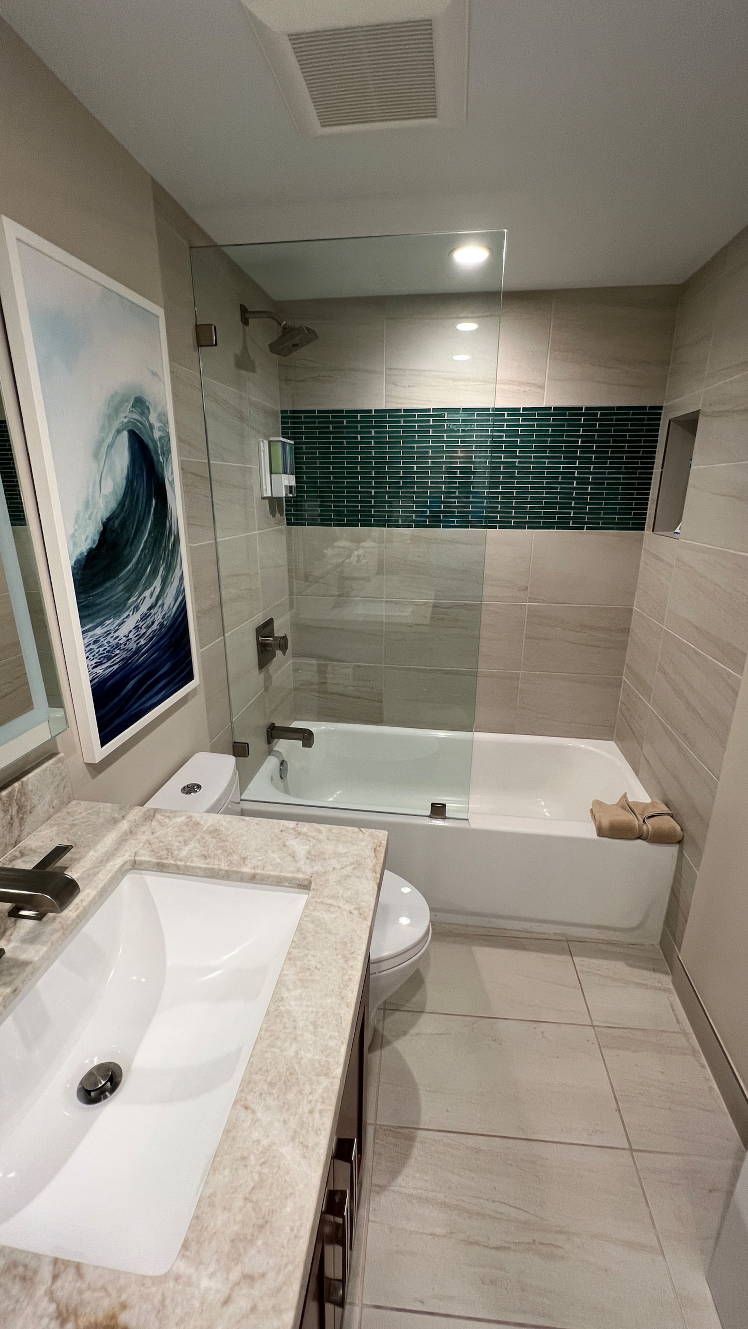 Breathtaking Ocean Front Views. Newly Remodeled. - Image 21