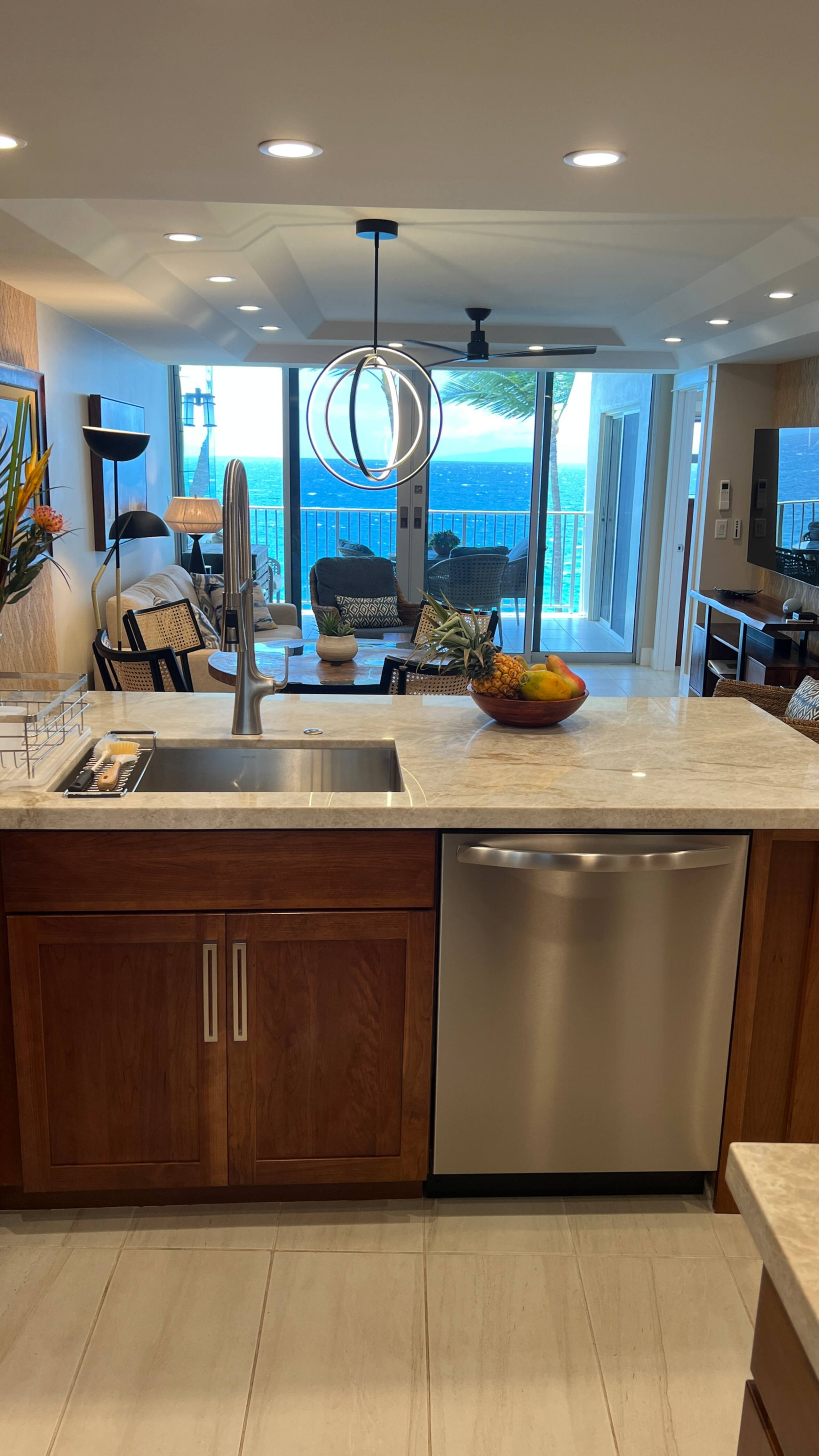 Breathtaking Ocean Front Views. Newly Remodeled. - Image 9