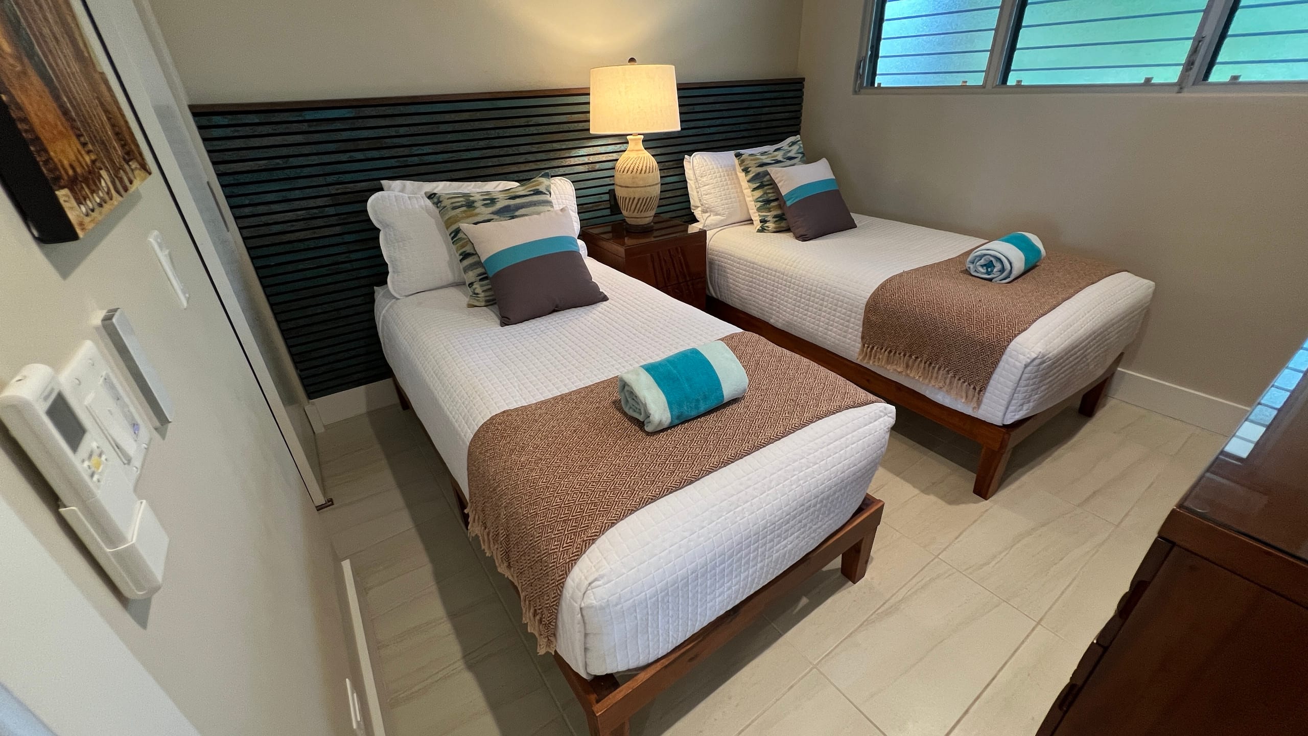 Breathtaking Ocean Front Views. Newly Remodeled. - Image 17
