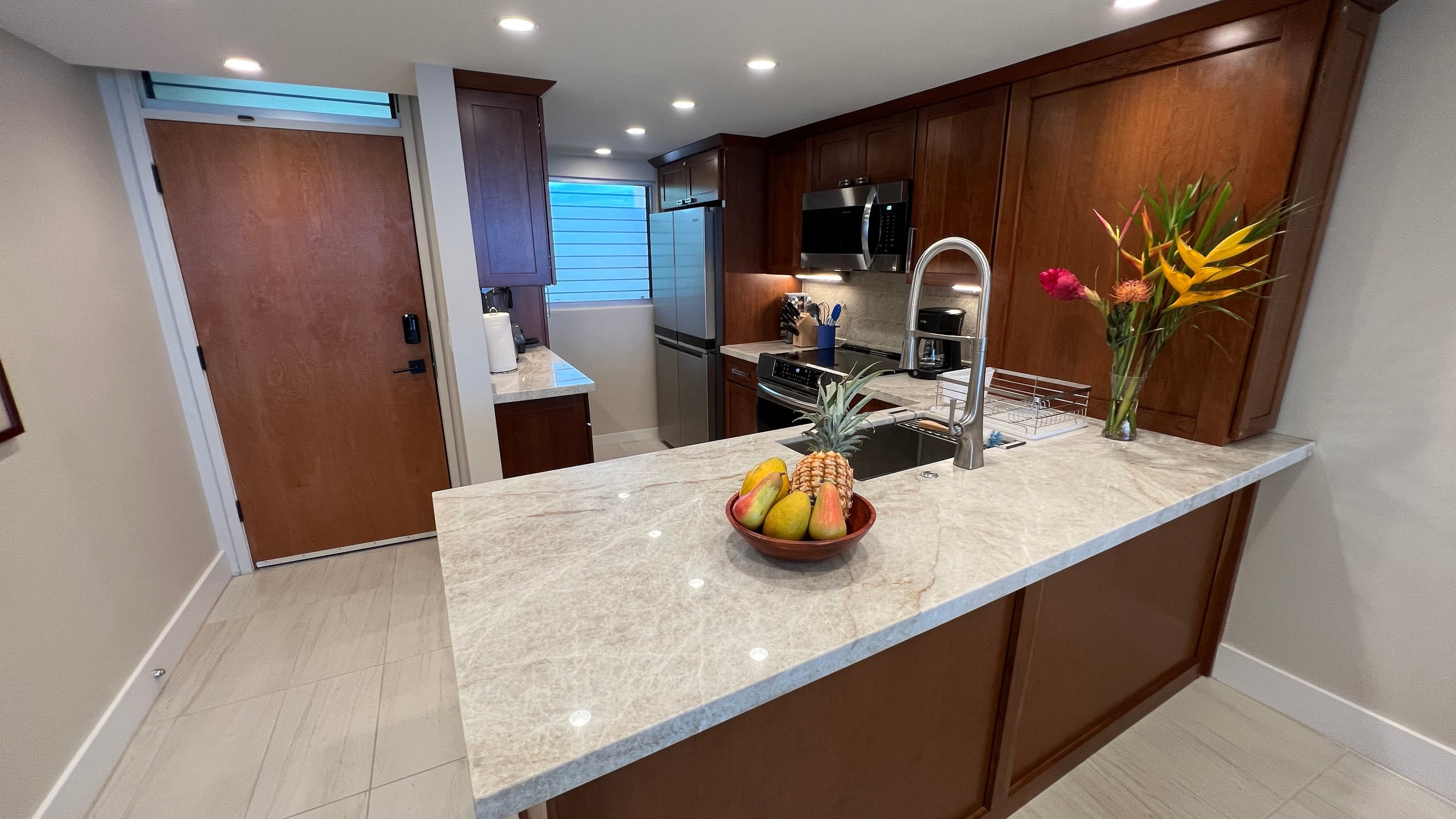 Breathtaking Ocean Front Views. Newly Remodeled. - Image 10