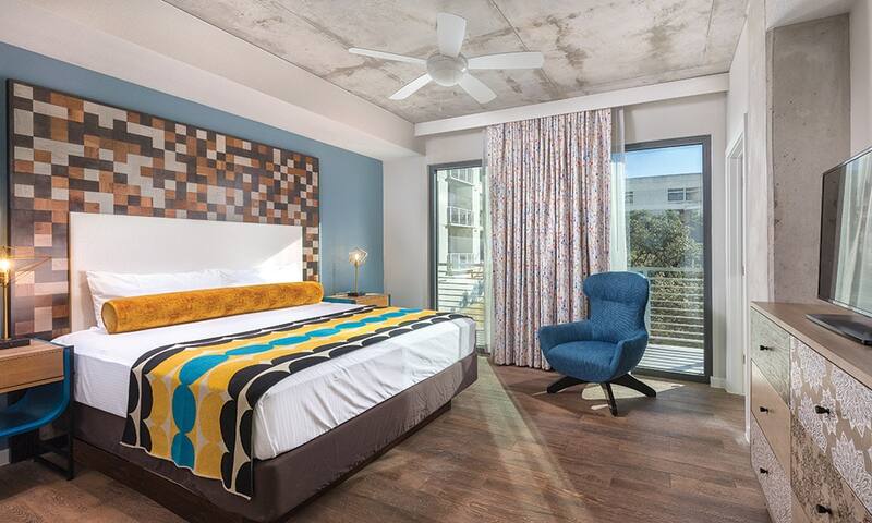 2BR Condo W/Rooftop pool for 6 gallery image 5