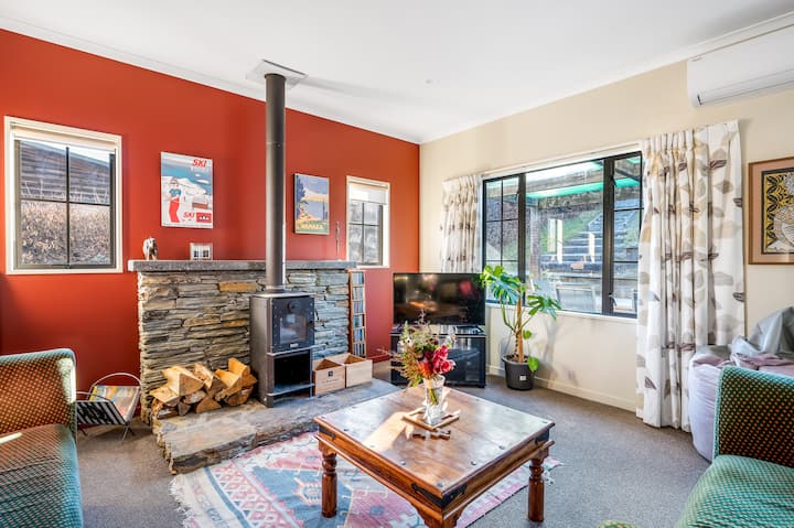 Gorgeous Sunny Cottage In A Great Location! - Wanaka