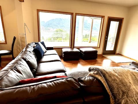 Top Airbnb: Whales and Trails - What a View! in Alaska