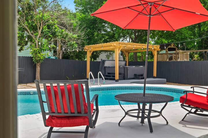 Austin Southern Retreat gallery image 3