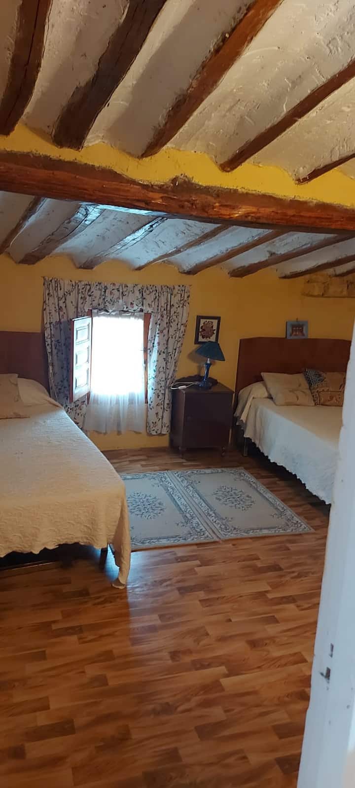 Dhomë gjumi dy krevate kati i 3-të