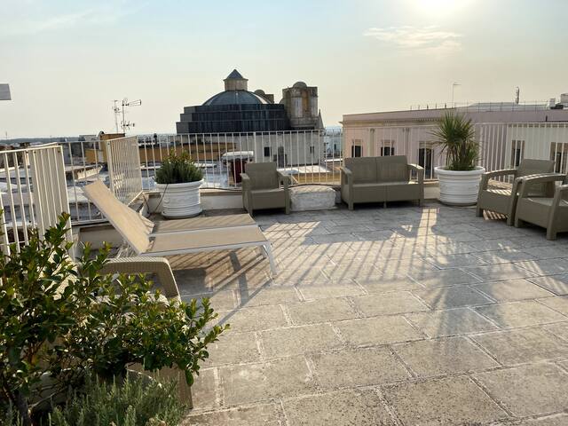 Lucente Haus im Zentrum mit Meerblick gallery image 5