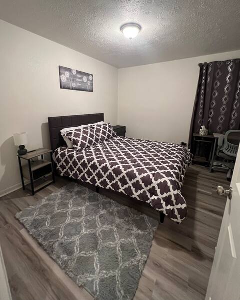 ~Chic Stylish Condo~2bed~1.5bath~Wifi~