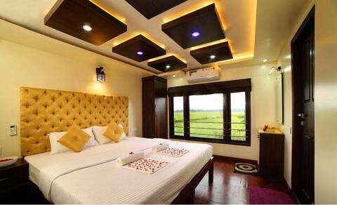 Meghavarsham Luxury cruise, Kerala