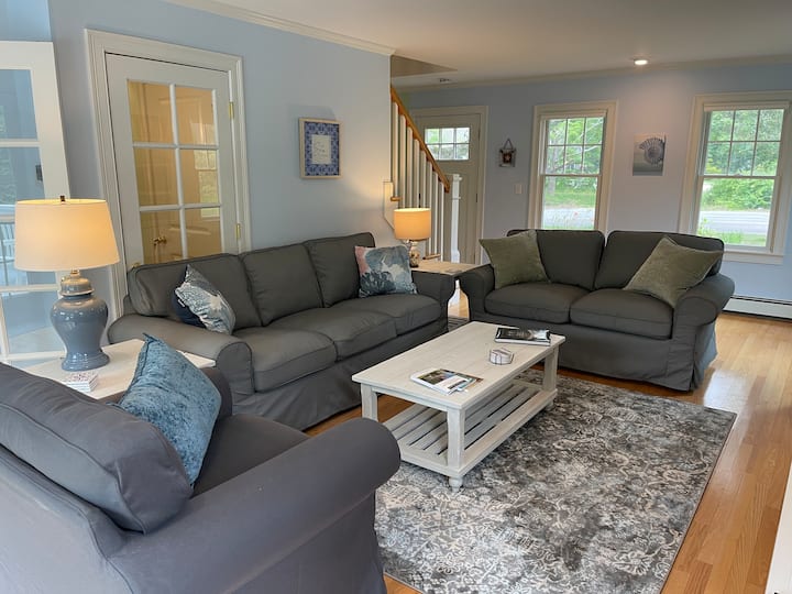 Central Cape Escape (With Beach Pass) - Barnstable, MA