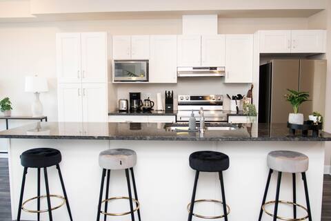 New Elegant & Stunning Townhome