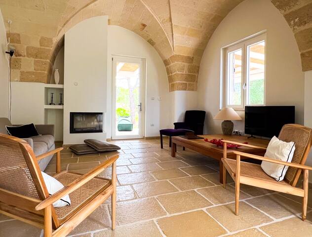 “Villaria” Luxury apulian villa with pool gallery image 3