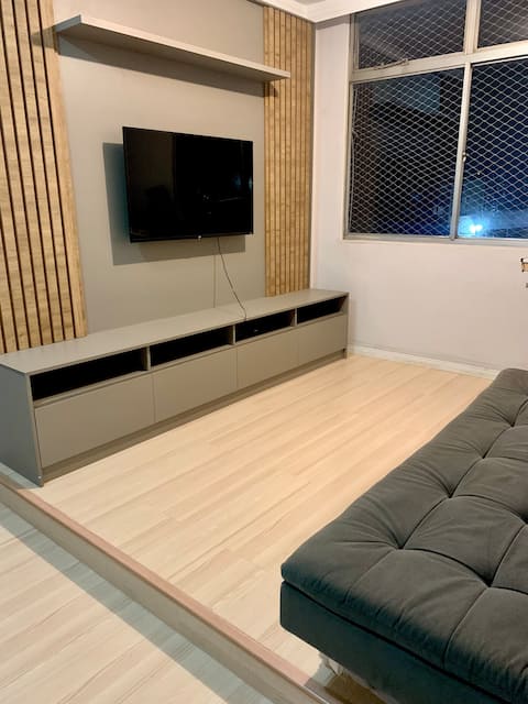 Apt Wide Near the Center
