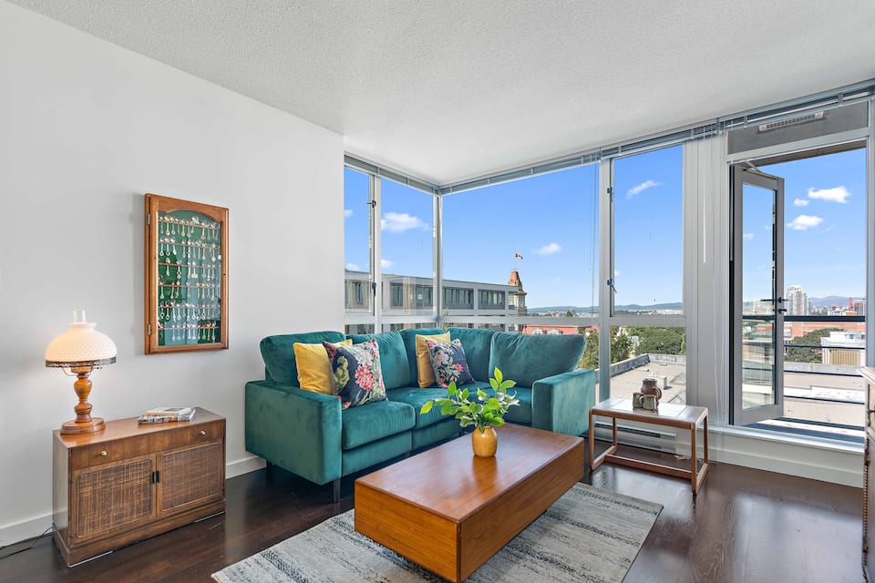 Vintage Charm Sunset Suite photo 1