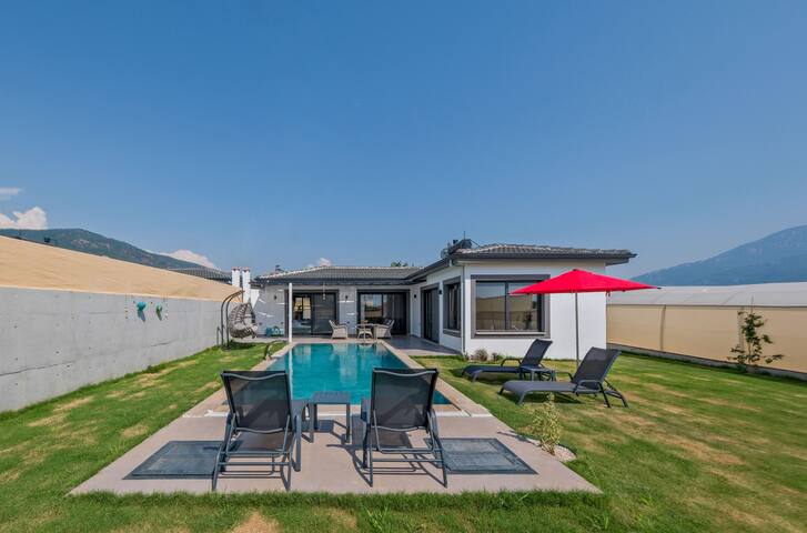 VILLALIMANI managed Airbnb listing 1