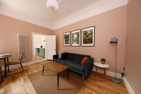 Popular Airbnb listing: Beautiful garden flat in the heart of South Cliff in Eastfield