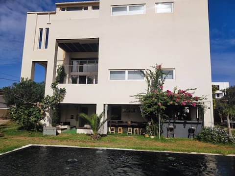 Large Panoramic Sea Apartment! Pool