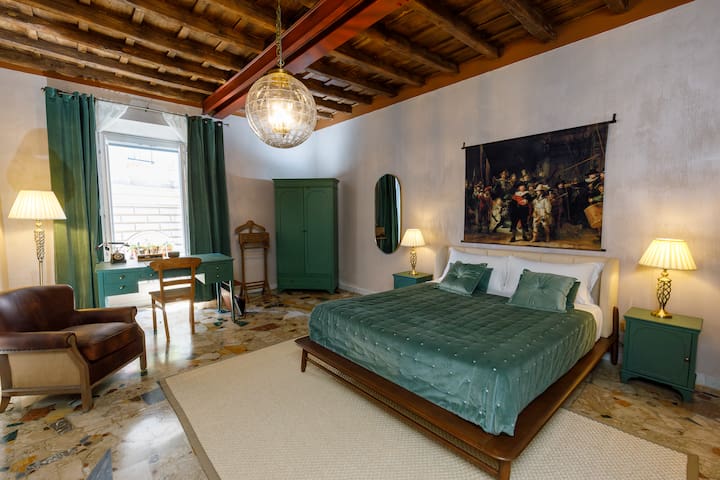 Colosseum#Serpenti#Home.