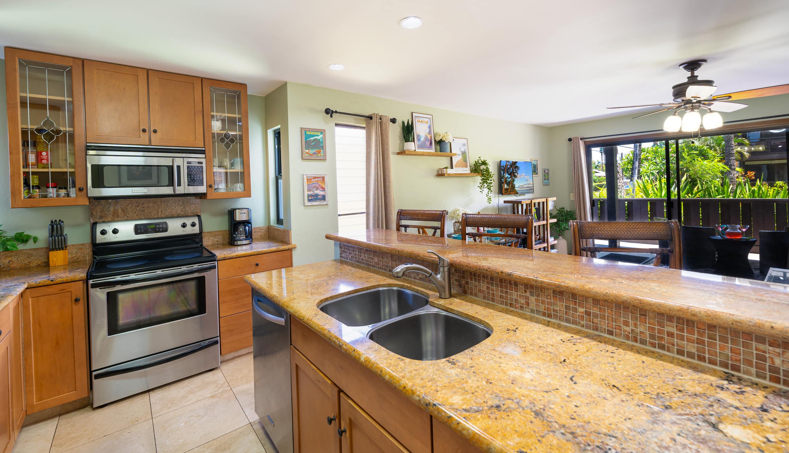 Condo in Kihei · ★4.87 · 1 bedroom · 2 beds · 1 shared bath - Image 8