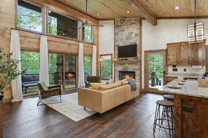 Private Luxe Cabin | Hot Tub | Ev | Near Town - Blue Ridge, GA