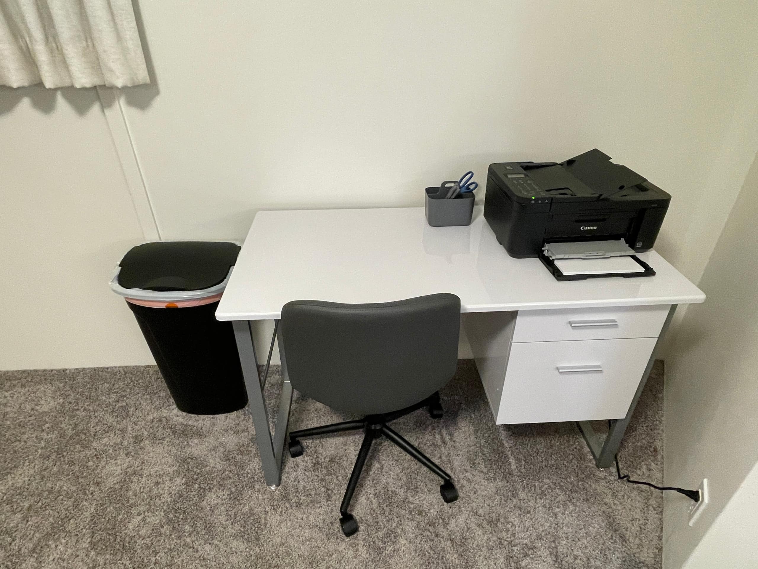 Free Parking! Convenient Studio in Downtown - Image 9