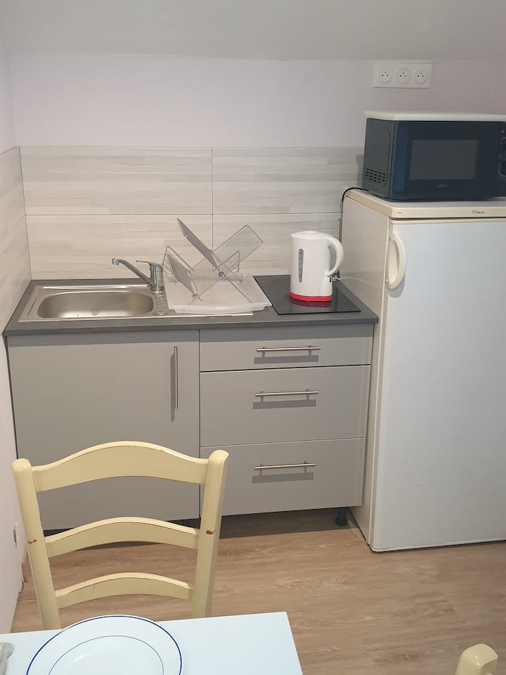 2 Chambres + Kitchenette 2ème Etage - Sully-sur-Loire