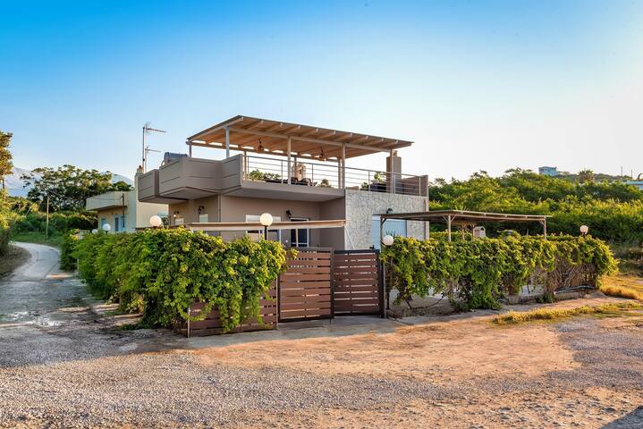 Grekodes Kera, seafront villa gallery image 2