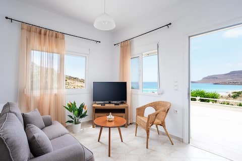 Successful Airbnb property: Aloe II apartment in Περιφερειακή Ενότητα Λασιθίου