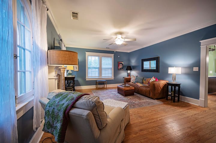 Bungalow On Spring Street - Murfreesboro, TN