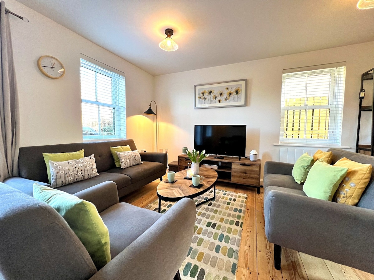 Top Airbnb: Cosy Cotswold Home - Jacobs Cottage in Somerford Keynes