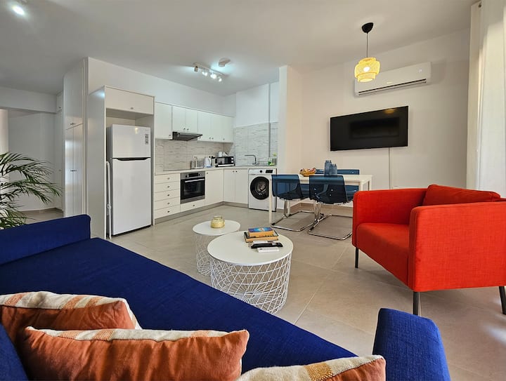 Eva's Modern And Stylish Holiday Apartment - Paphos
