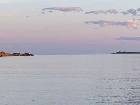 Maddie Lou’s Waterfront View Vacation Home.