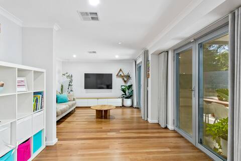 Mosman Park Parkside Family Home with Pool
