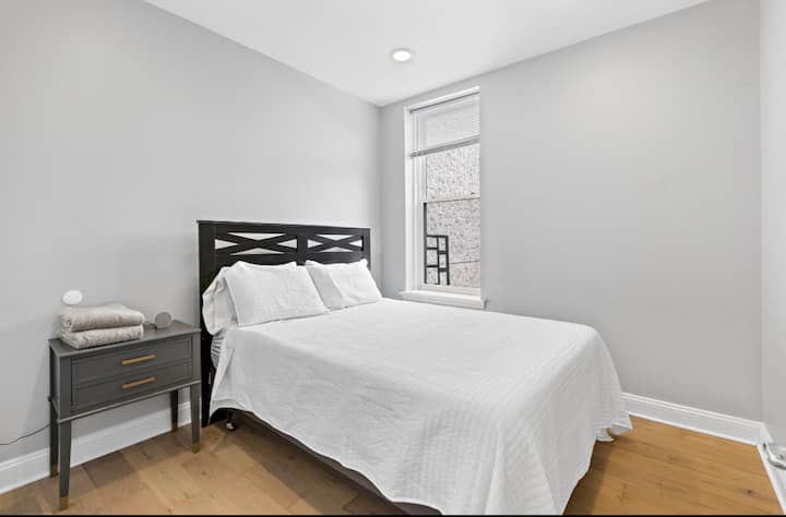 Cama tamaño queen - Dormitorio 2